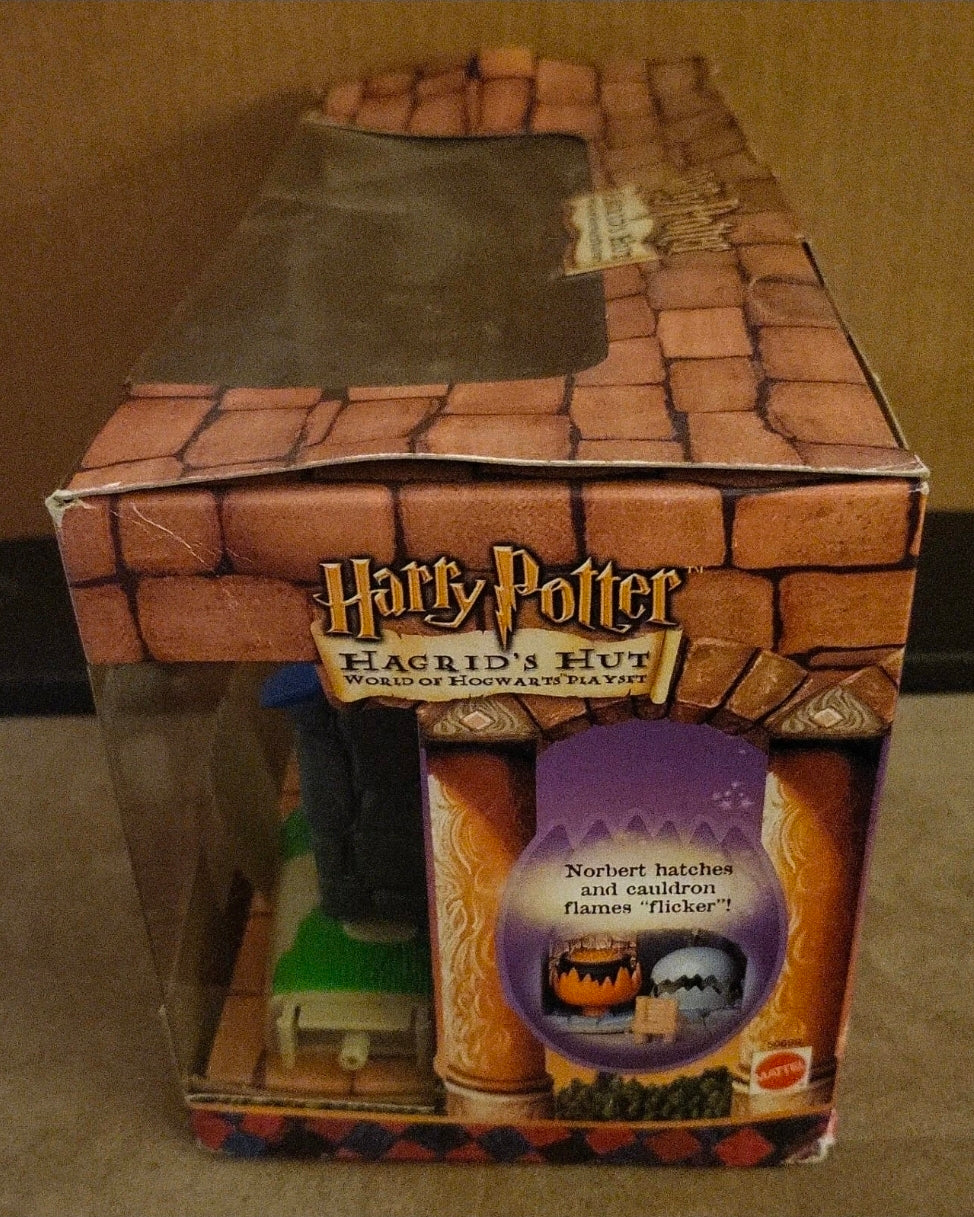 2001 Mattel Harry Potter – Hagrid’s Hut World of Hogwarts Playset (NIB Vintage Collectible)