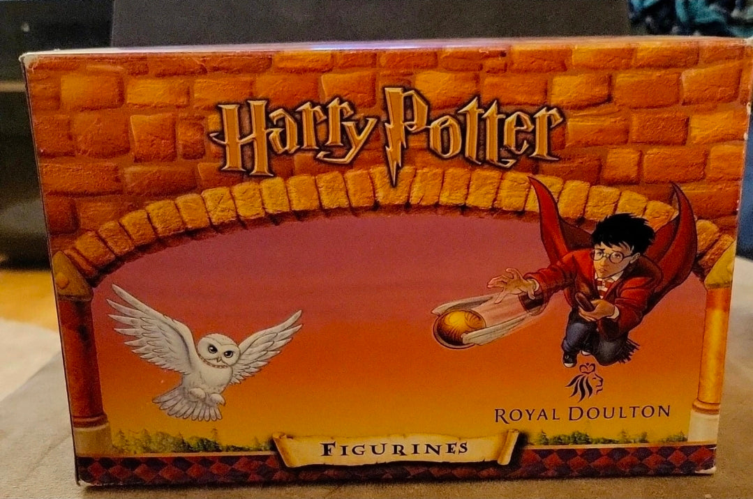 Royal Doulton Harry Potter Figure – Ron Follows the Weasley Family Tradition