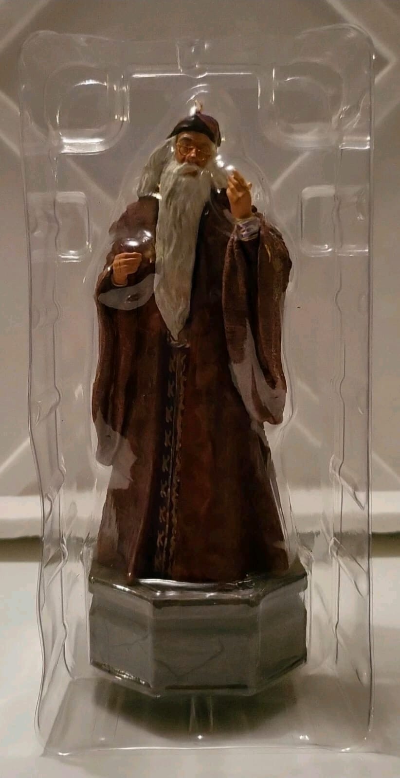 Hallmark Keepsake Harry Potter Albus Dumbledore Collection – Sound &amp; Light Feature