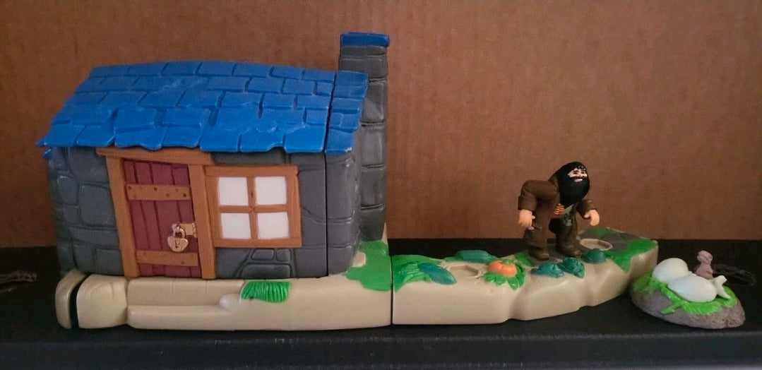 Harry Potter Polly Pocket Hagrid’s Hut Playset – 2001 Vintage (Hasbro)