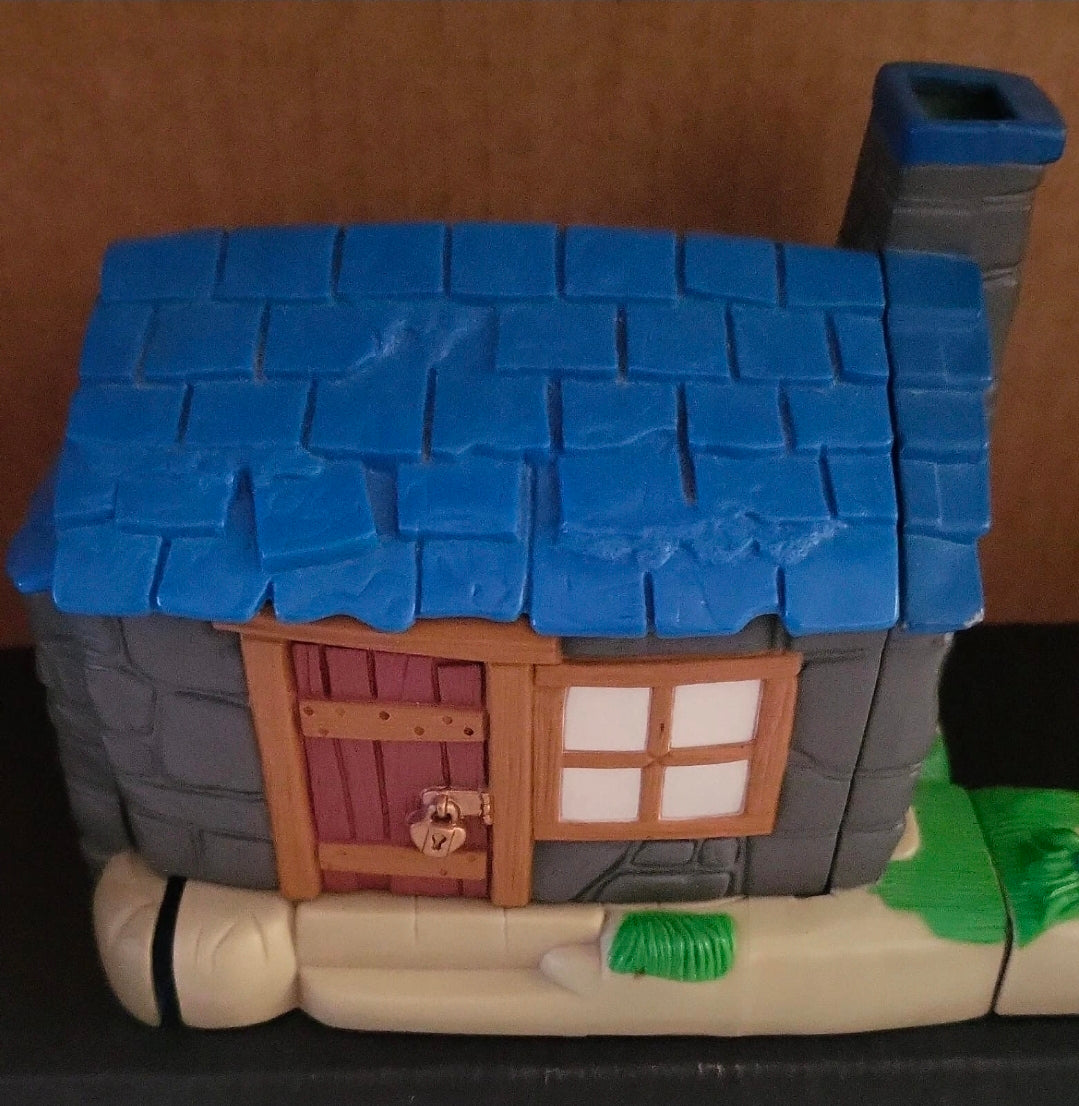 Harry Potter Polly Pocket Hagrid’s Hut Playset – 2001 Vintage (Hasbro)