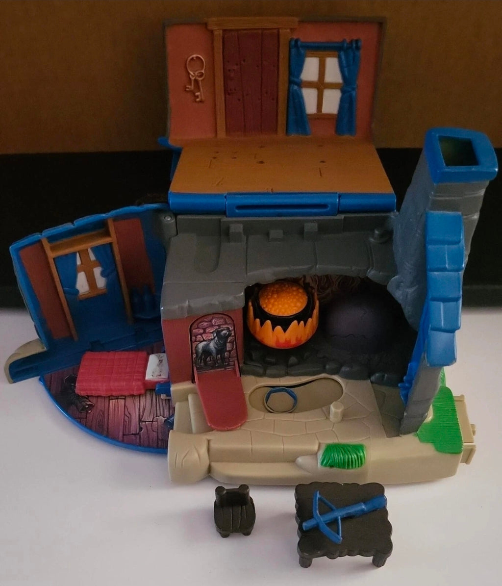 Harry Potter Polly Pocket Hagrid’s Hut Playset – 2001 Vintage (Hasbro)