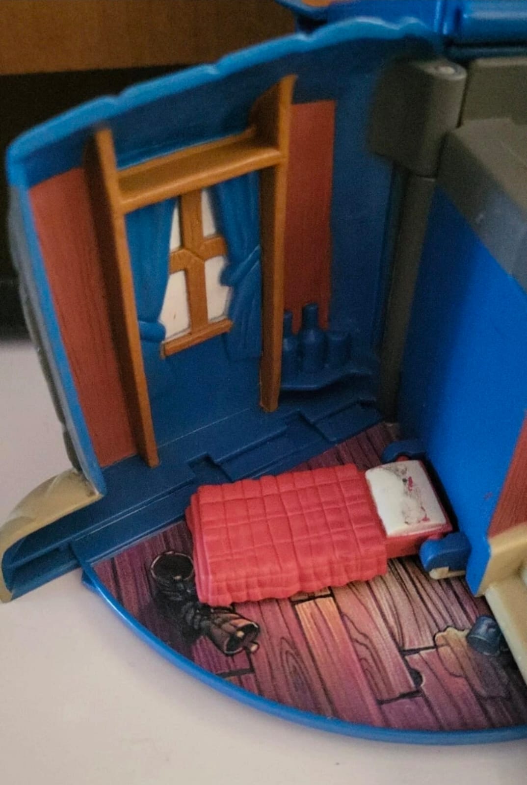 Harry Potter Polly Pocket Hagrid’s Hut Playset – 2001 Vintage (Hasbro)