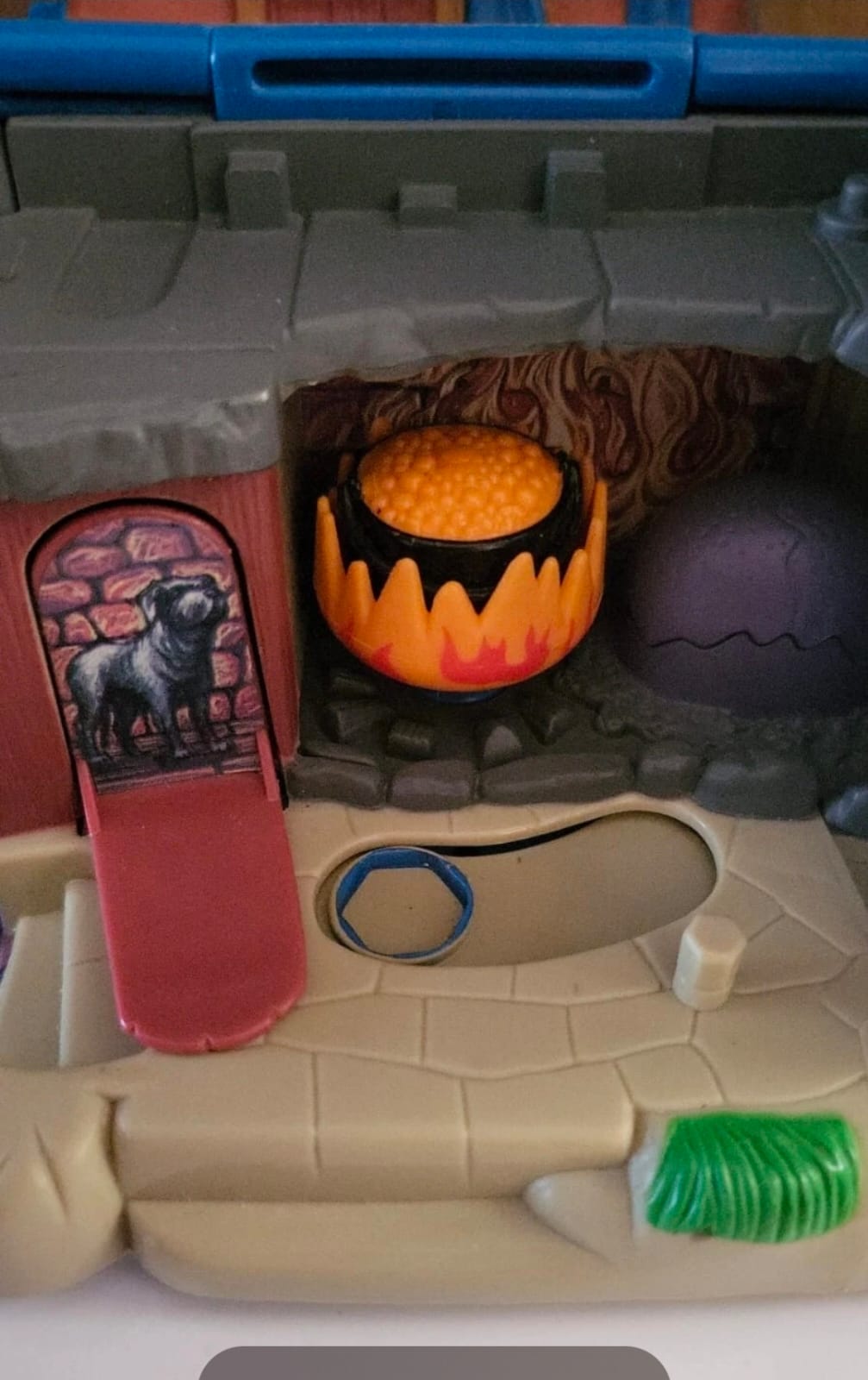 Harry Potter Polly Pocket Hagrid’s Hut Playset – 2001 Vintage (Hasbro)