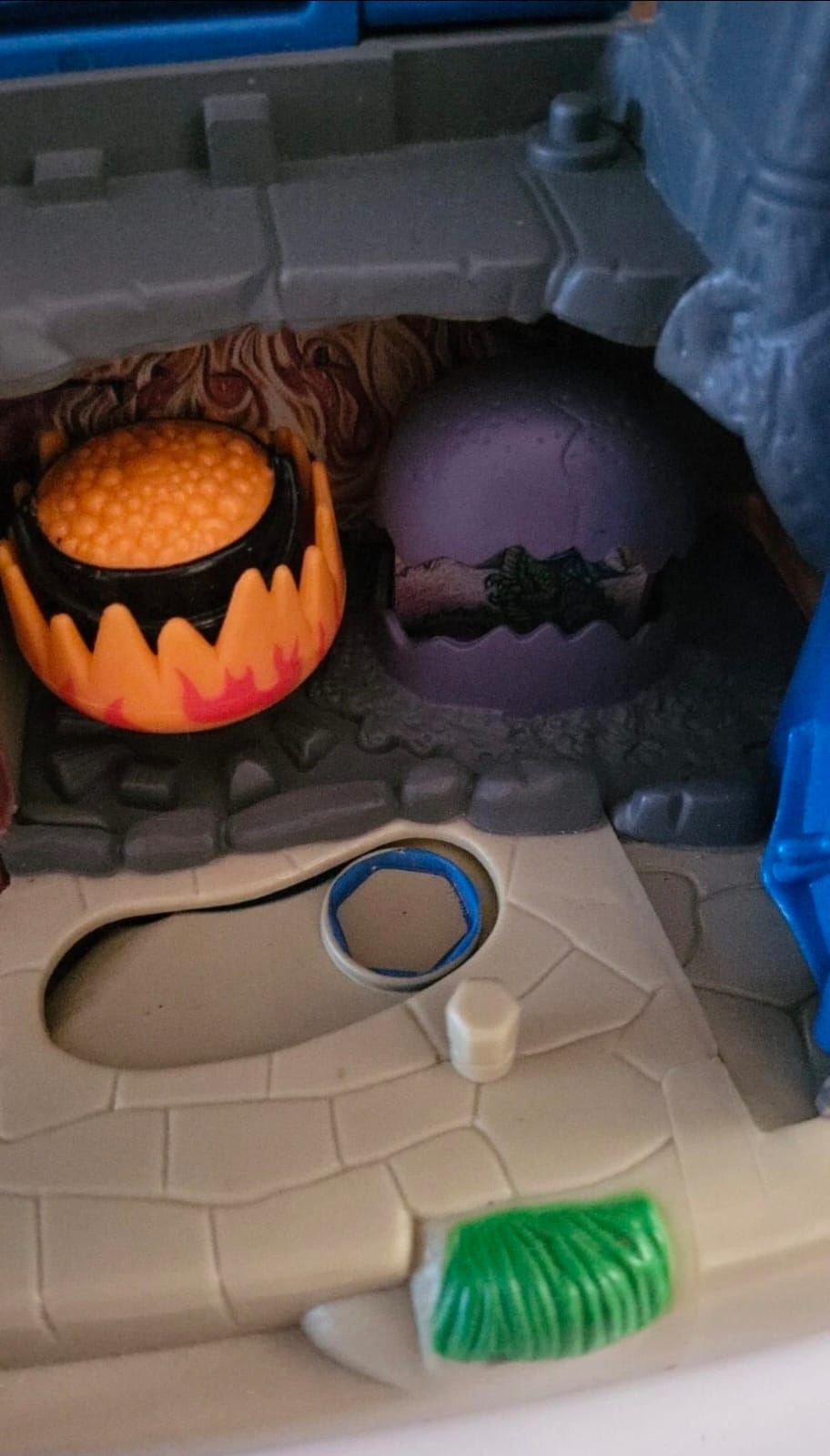 Harry Potter Polly Pocket Hagrid’s Hut Playset – 2001 Vintage (Hasbro)