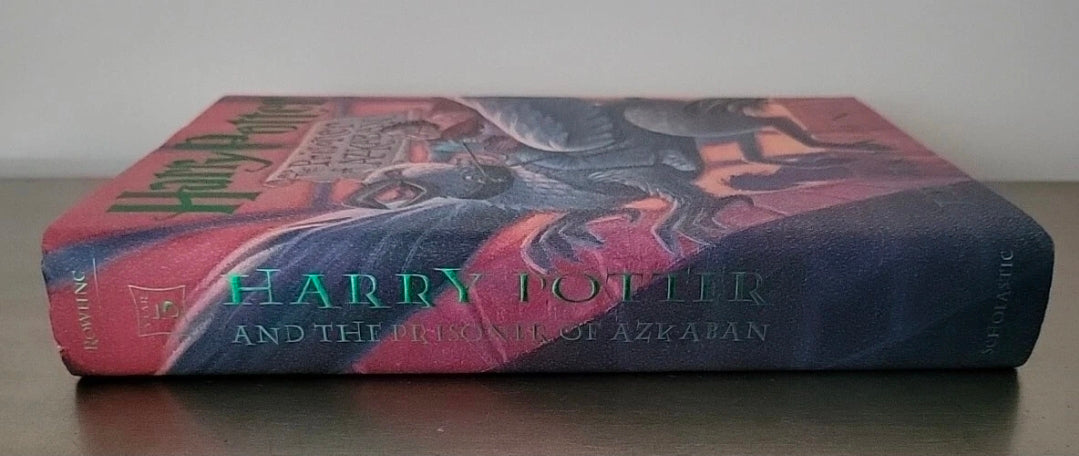 Harry Potter and the Prisoner of Azkaban – Hardcover Edition (Illustrated by Mary GrandPré)