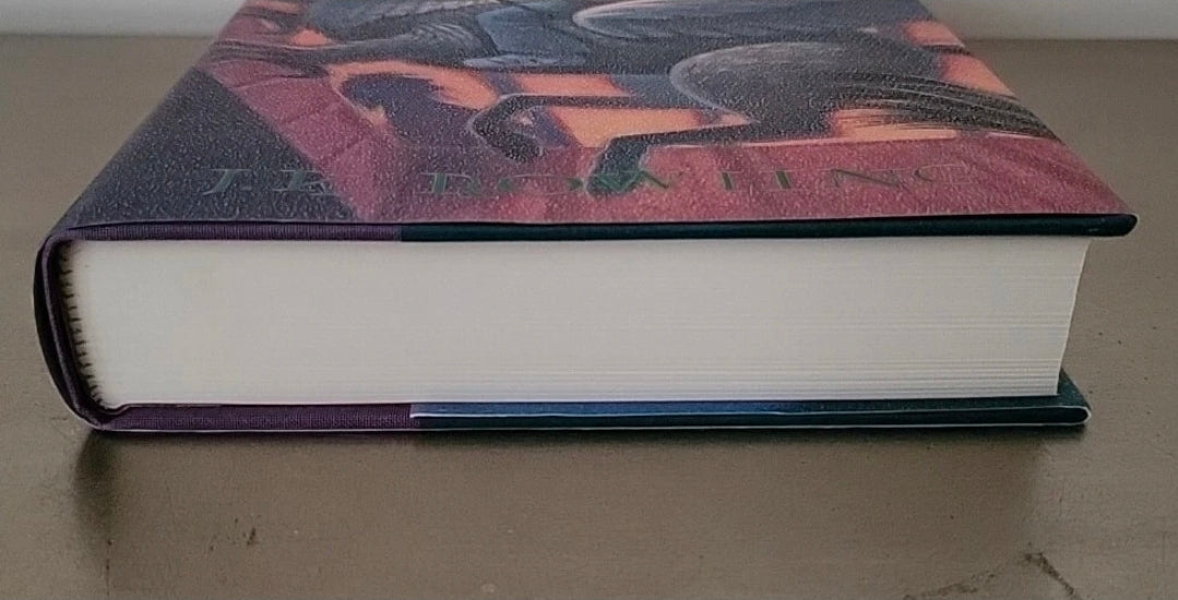 Harry Potter and the Prisoner of Azkaban – Hardcover Edition (Illustrated by Mary GrandPré)