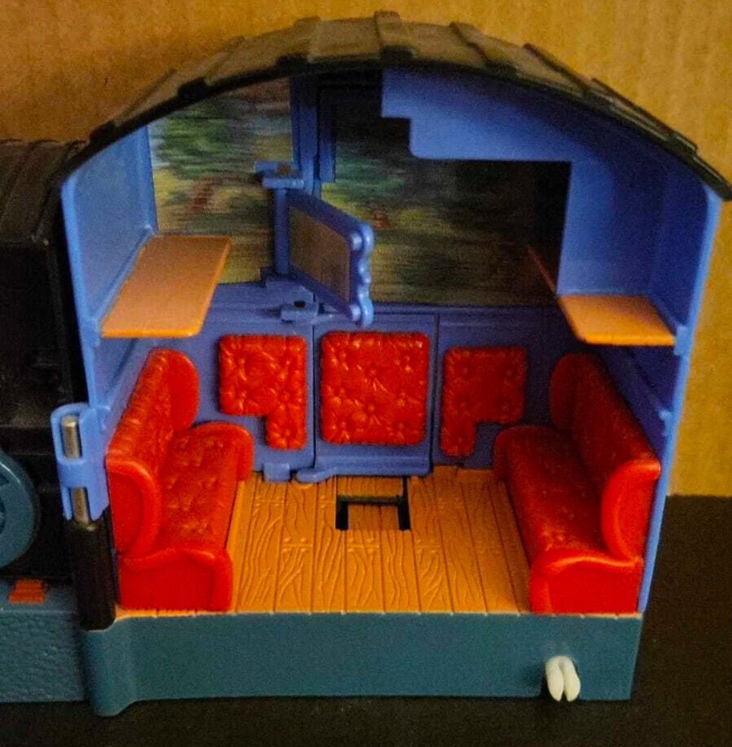 Harry Potter Polly Pocket Platform 9¾ Hogwarts Express Playset – 2001 Vintage (Hasbro)