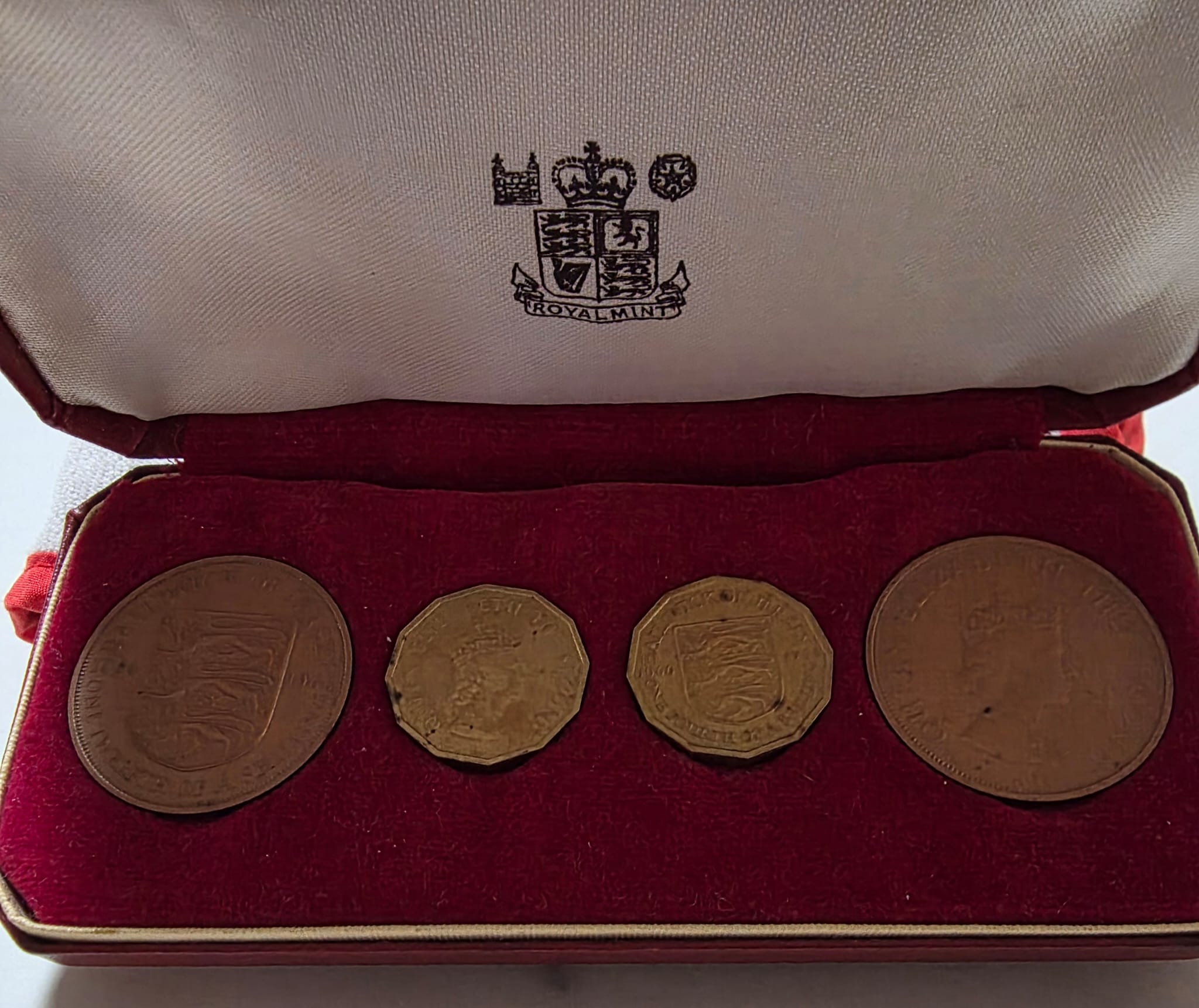 1966 Jersey 4-Coin Set – 2 x 1/4 Shilling & 2 x 1/12 Shilling – In Original Box